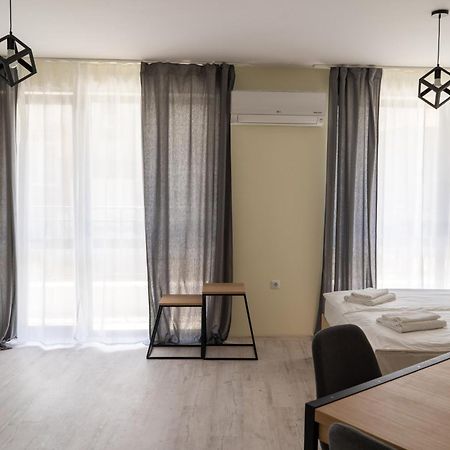La Familia Apartments Varna Exterior foto
