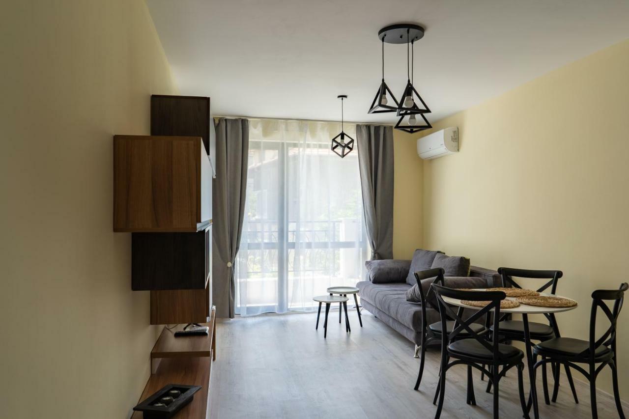 La Familia Apartments Varna Exterior foto