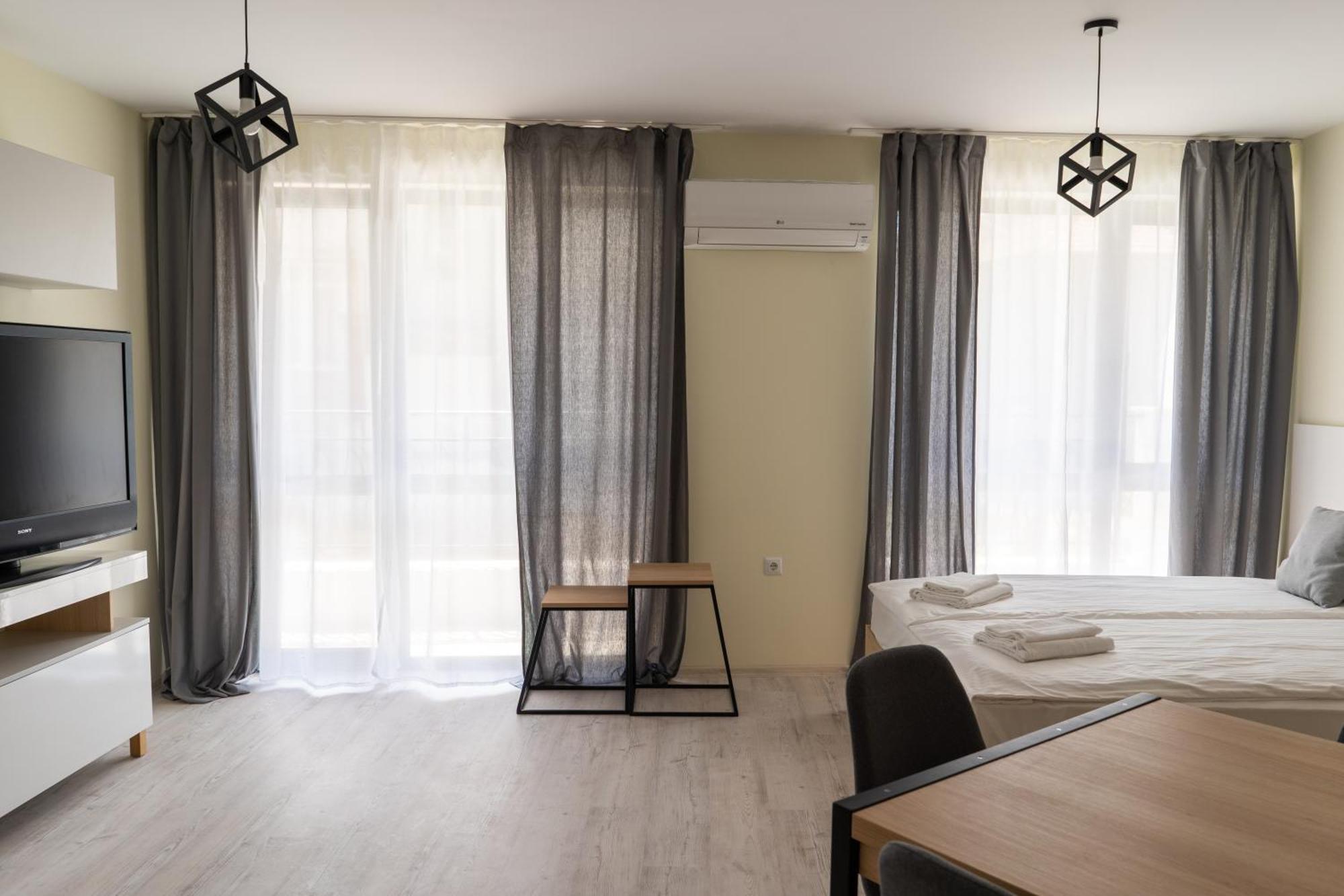 La Familia Apartments Varna Exterior foto