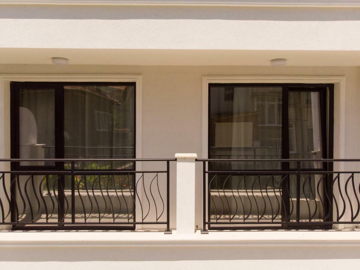 La Familia Apartments Varna Exterior foto