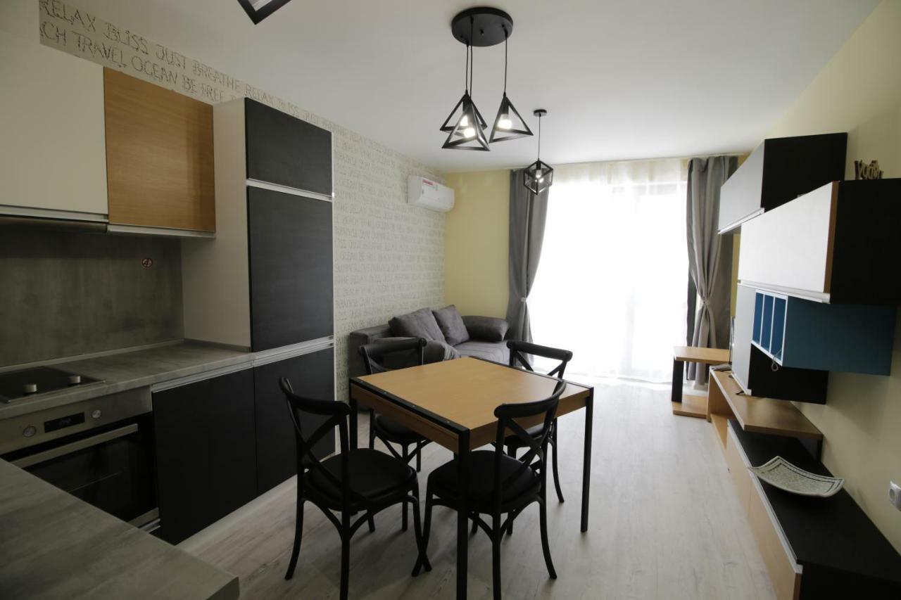 La Familia Apartments Varna Exterior foto
