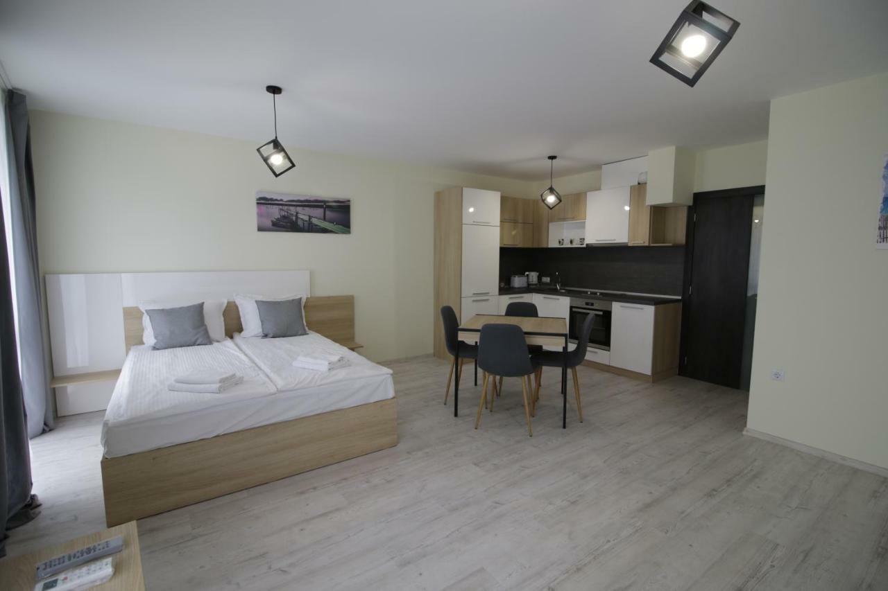 La Familia Apartments Varna Exterior foto