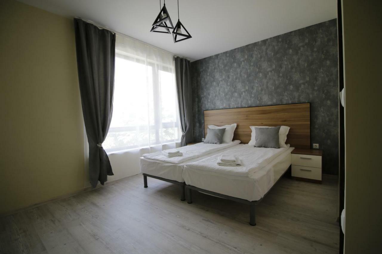 La Familia Apartments Varna Exterior foto