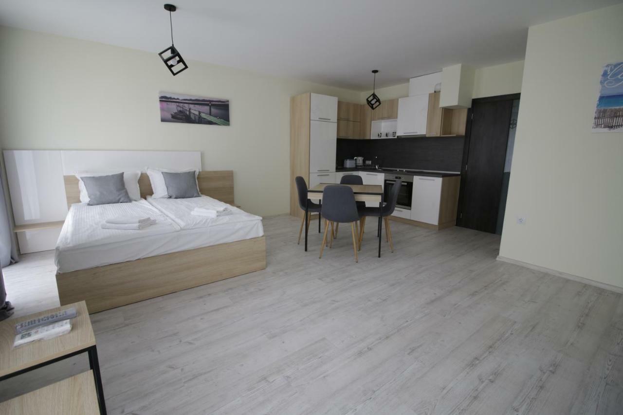 La Familia Apartments Varna Exterior foto