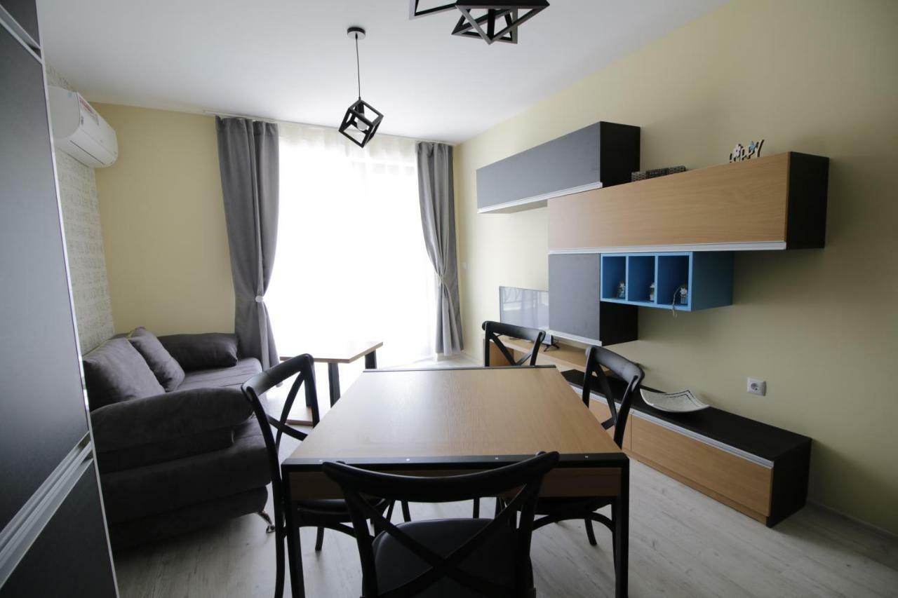 La Familia Apartments Varna Exterior foto