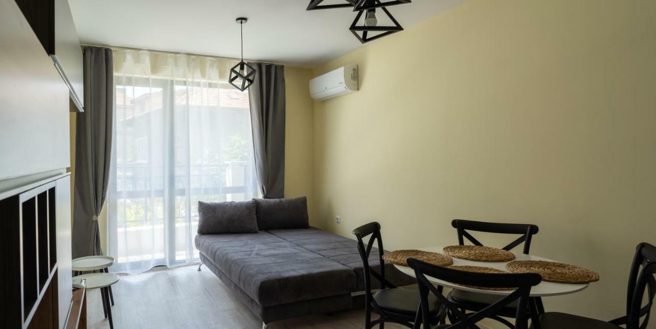 La Familia Apartments Varna Exterior foto